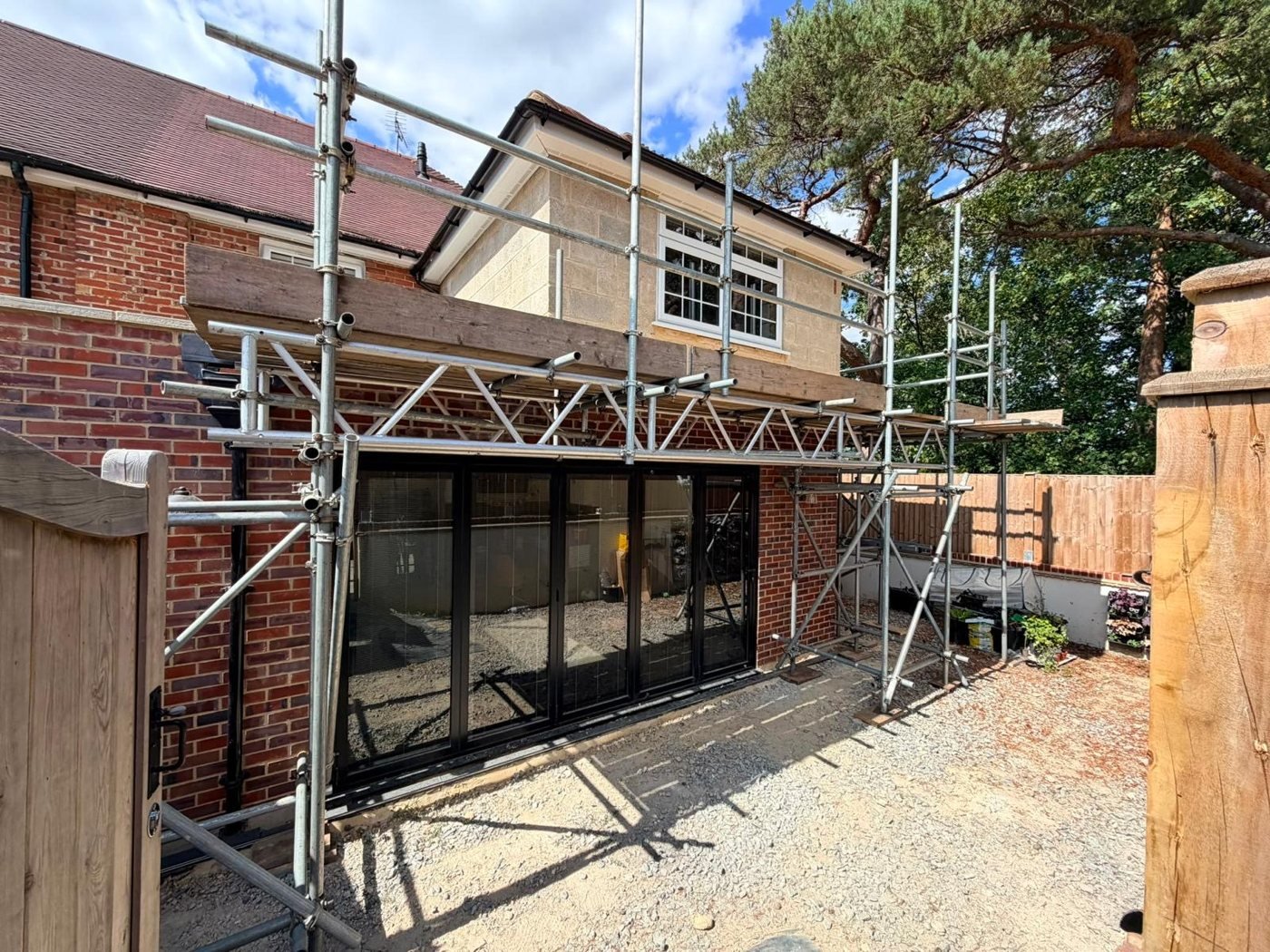 Scaffolding: house rear extension